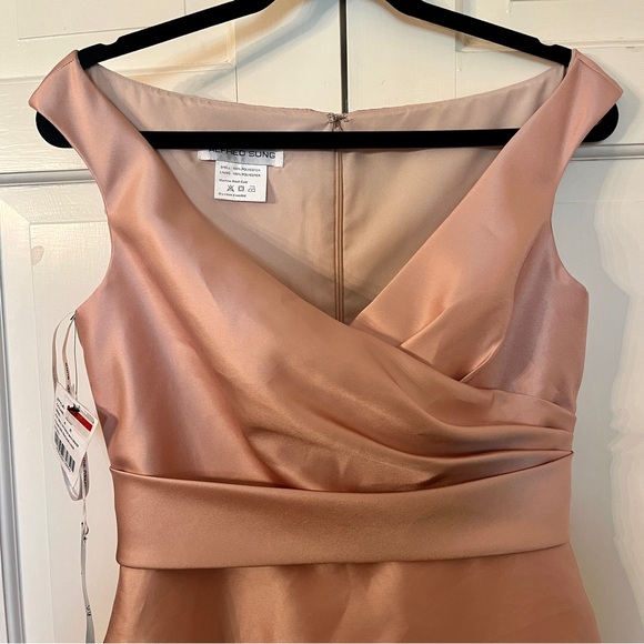 ALFRED SUNG Off-the-Shoulder Draped‎ Wrap Satin Maxi Dress Toasted Sugar 8 AS IS - Picture 4 of 11